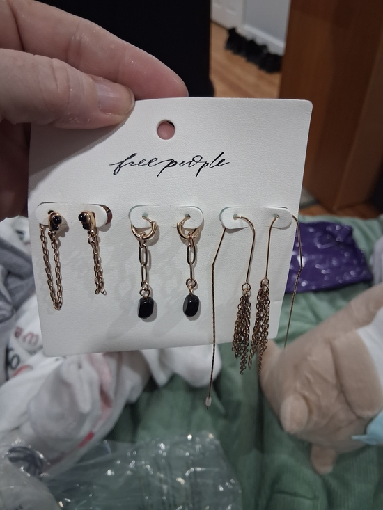 Free People Jewelry - Accessories Subcategory Identification